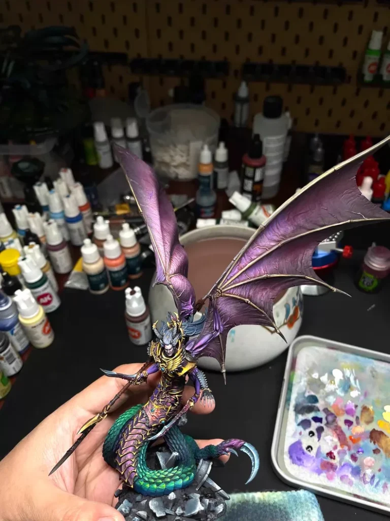 Exhibition Fulgrim Ascended weapon detail close-up by Maxon Casting - Warhammer 40K Slaanesh commission painting