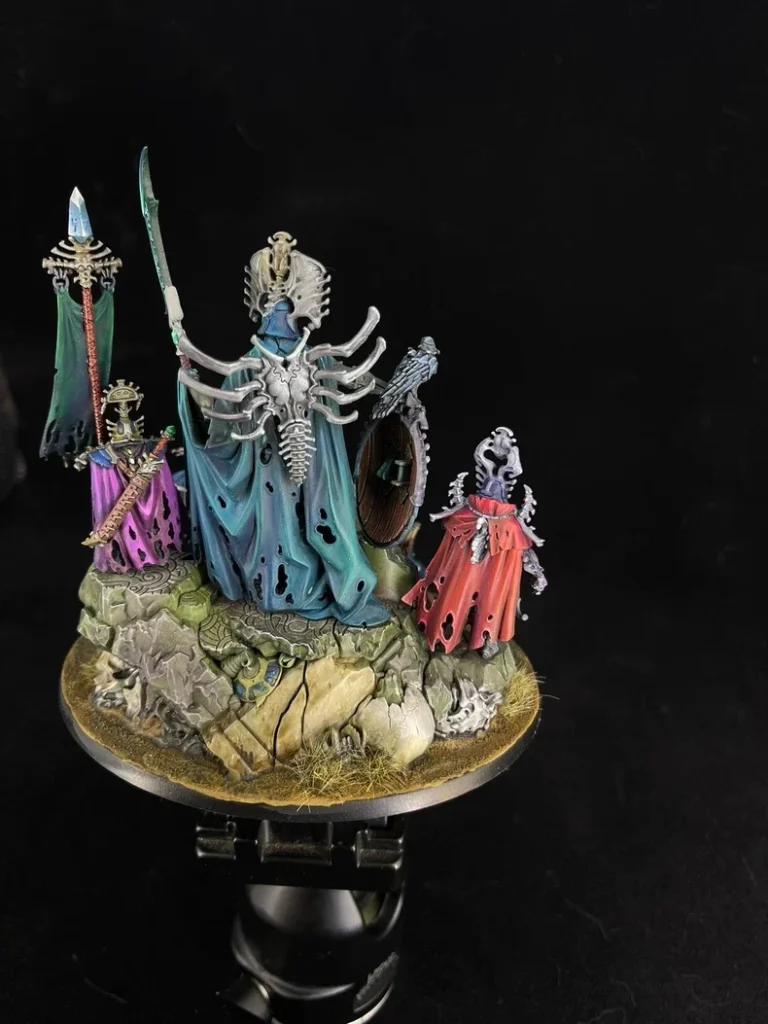 Exhibition painted Warhammer AoS Ossiarch Bonereapers Katakros Ossiarch Banner - side view full body by Maxon Casting