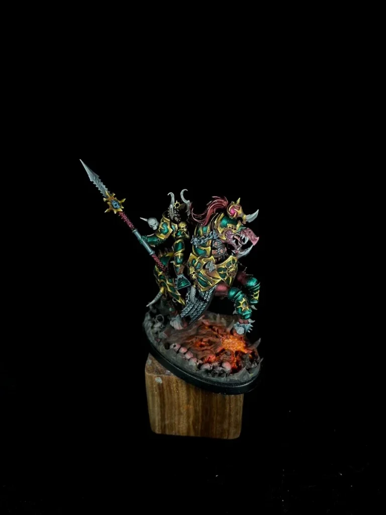 Exhibition painted Warhammer AoS Slaves to Darkness Varanguard Knight - back view full body by Maxon Casting