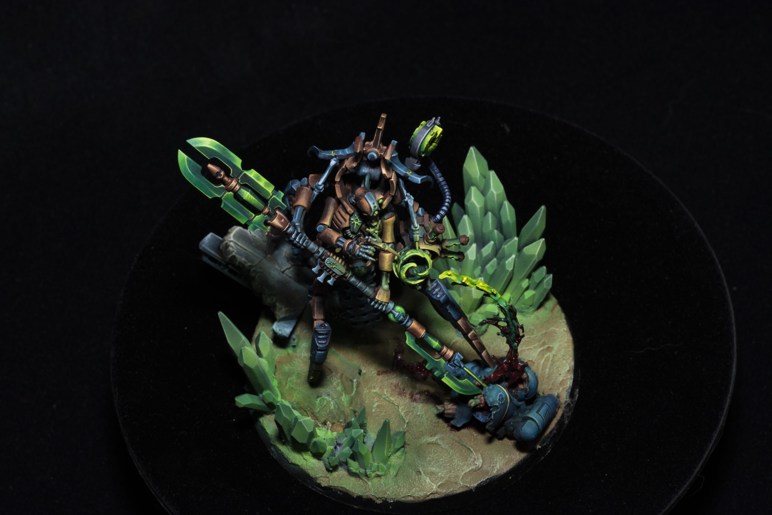 Illuminor Szeras โ Crystal Wasteland Display painted Warhammer miniature commission sample
