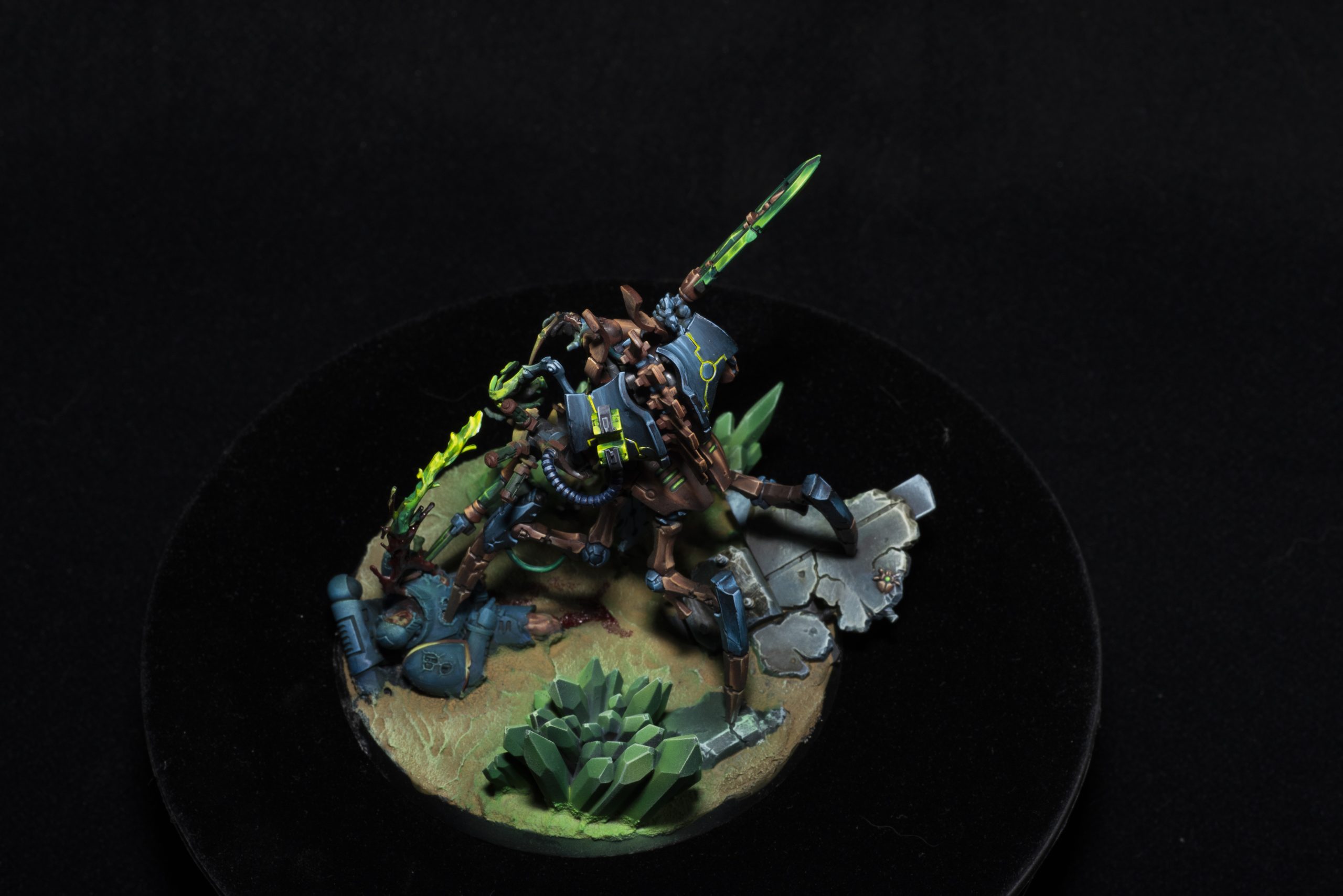 Illuminor Szeras โ Crystal Wasteland Display painted Warhammer miniature commission sample