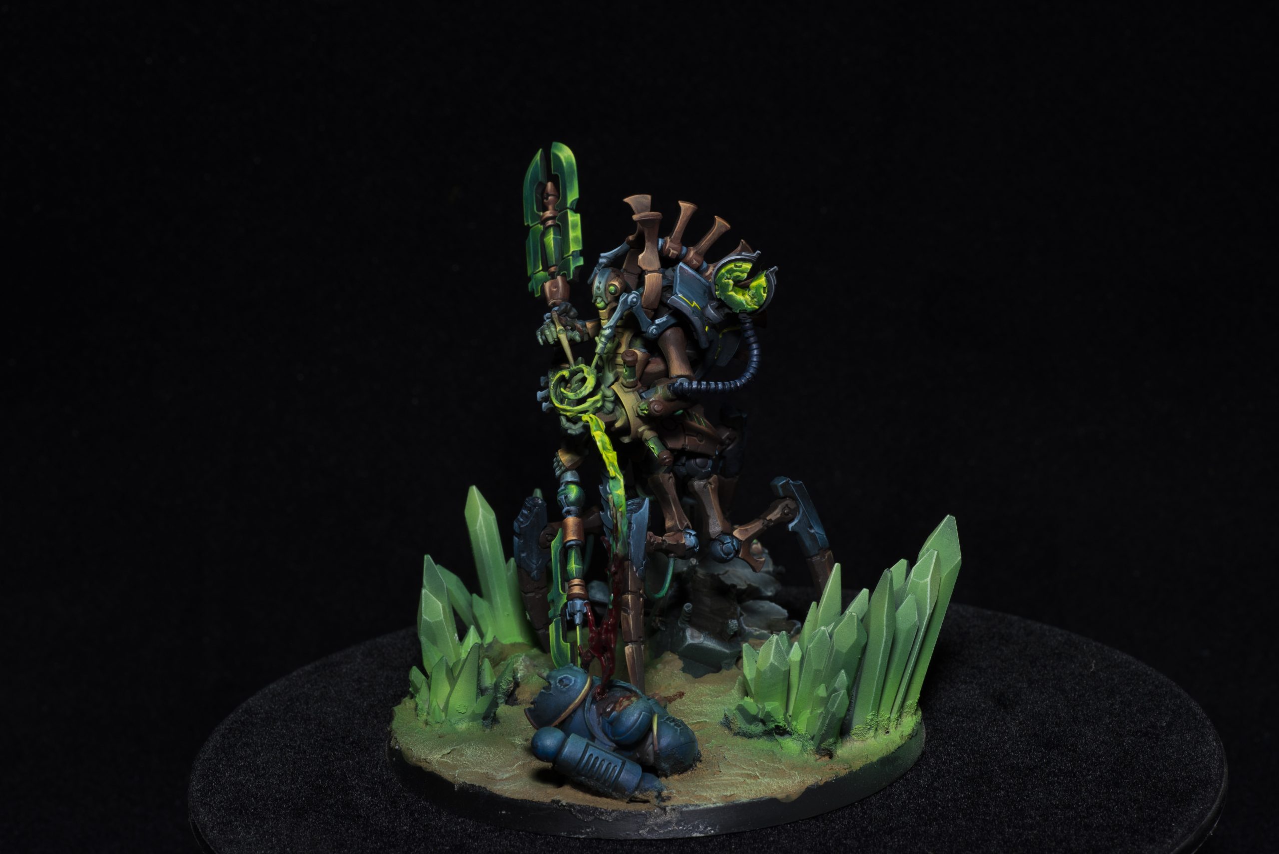 Illuminor Szeras โ Crystal Wasteland Display painted Warhammer miniature commission sample
